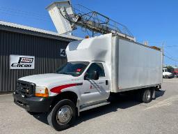 SAGUENAY: Camion Cube Nacelle Ford DRW F-450 1999 | NIC: | 1FDXF46F4XEC33064 FP