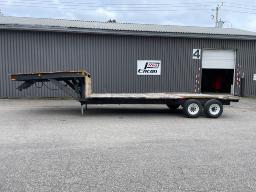 SAGUENAY: Handcrafted fifth wheel trailer