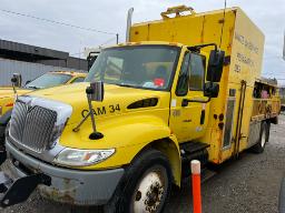 SAGUENAY: Camion de service 6 roues INTERNATIONAL 40S 2004 | NIV: 1HTMMAAR74H661057 | FP