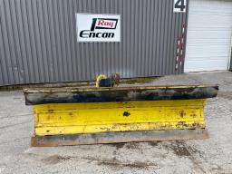 Saguenay: Hydraulic scraper 9'4'' X 3' X 3' Halo attachment