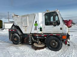  SAGUENAY: Mechanical Sweepers Johnson Sweeper RDS 2009 | NIV: 1J9VM4LF09C172031 | FP