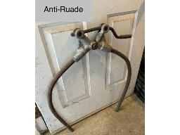 Anti-Ruade, Serre Hache,Etrilles, Brosses