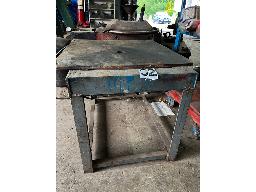 TABLE EN FER 29 PO X 21 PO X 22 PO DE HAUT