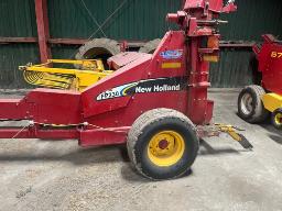 FOURRAGÈRE NH FP230 DISCBINE,METAL ALERT, AVEC NEZ À FOIN 29P, PNEU TITAN 31X13-50-15, SUR LE 1000 TOUR,ANNÉE 2003