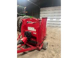 SOUFFLEUR À ENSILAGE DION S5504 SUR LE 1000 TOUR