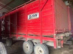 BOÎTE D'ENSILAGE DION 16 PI, CÔTÉ EN BOIS, 6 ROUES, PNEU 11L15