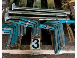 LOT DE SUPPORT BLEU ET 3 BARRES DE STAINLESS DE 2 PI
