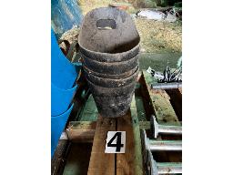 LOT DE 5 PLATS NOIR À MOULÉE POUR VEAU