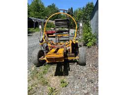 ENROBEUSE STRECH-O-MATIC AUTOMATIC, 2 ROULEAUX DE 30 PO, MOTEUR HONDA 12HP