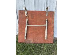 LOT DE 5 PORTES DE SILO EN BOIS DE 24 PO DE HAUT X 26,5 PO DE LARGE