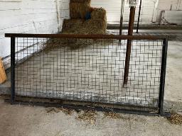 BARRI&Egrave;RE EN GRILLAGE DE 84 PO LONG X 40,5 HAUT