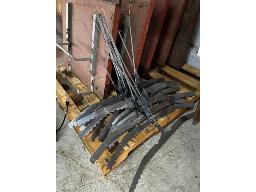 LOT D'ENVIRON 15 DRESSEURS EN ALUMINIUM