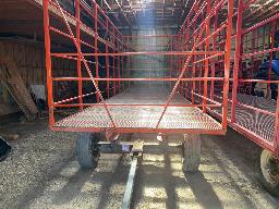 1 voiture à lance-balles en acier 8’x22’ sur wagon 6 roues (orange) IMMATRICULÉE