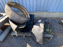 Lot d'ailes de tracteurs (env. 3 sets)
