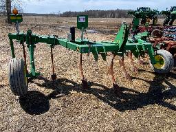 Sous-soleuse John Deere #915, 7 pattes