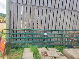 Lot de barri&egrave;res &agrave; bovin