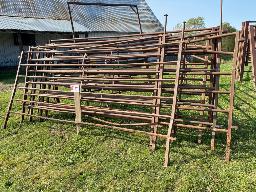 10 barri&egrave;res d'env. 5x10.5' et 1 porte-barri&egrave;re 