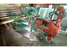 Charrue 3 versoirs Kverneland AB85