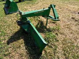 Lame niveleuse JD #115, sur 3 pts