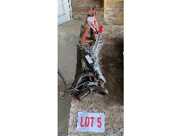 2 chandelles, 3 tire-forts