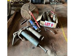 Fusils &agrave; graisser, huilier